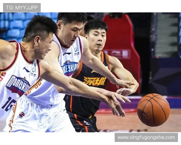 南京同曦对阵深圳篮球比赛直播全程回顾与精彩瞬间分析