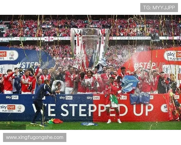 哈德斯非尔德主场迎战利物浦决战英超争夺激烈展开