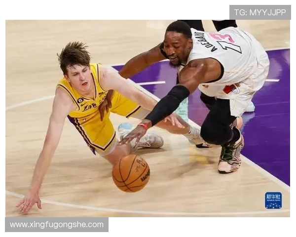 湖人对阵热火精彩全场回顾分析与赛后亮点总结