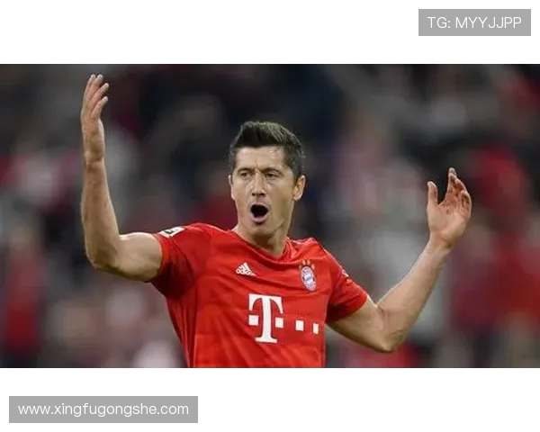 莱万重返安联球场引发拜仁球迷愤怒大嘘声称其忘恩负义