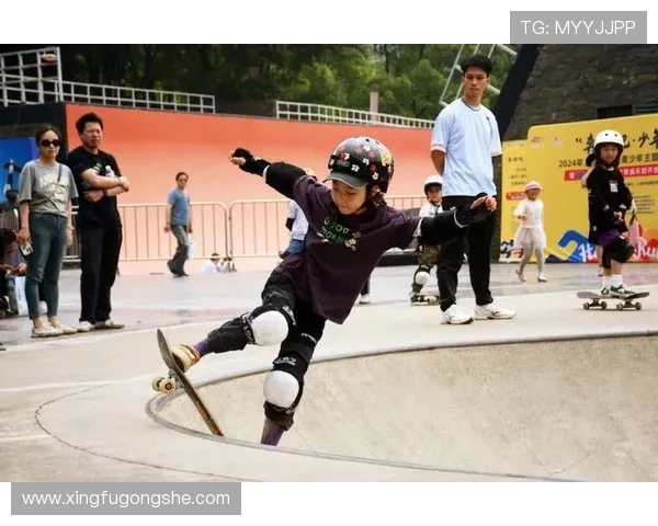 成都滑板队的拼搏之路极限运动联赛中的青春与梦想